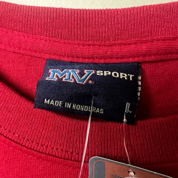 Classic MV Sport Arkansas Razorbacks Football 100% Cotton Red Large T-Shirt NWT - Picture 4 of 4